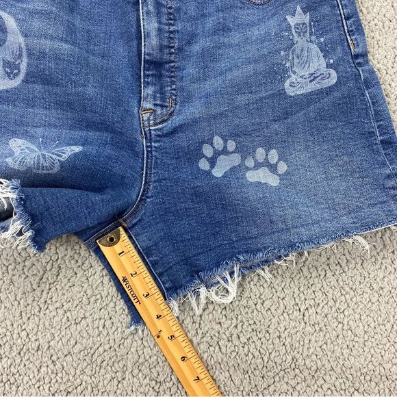 Madewell High Waist Denim Shorts with Graphic Designs - Picture 10 of 16